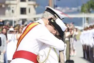 Leonor recibe de manos de Felipe VI la Gran Cruz del Mérito Naval en Marín