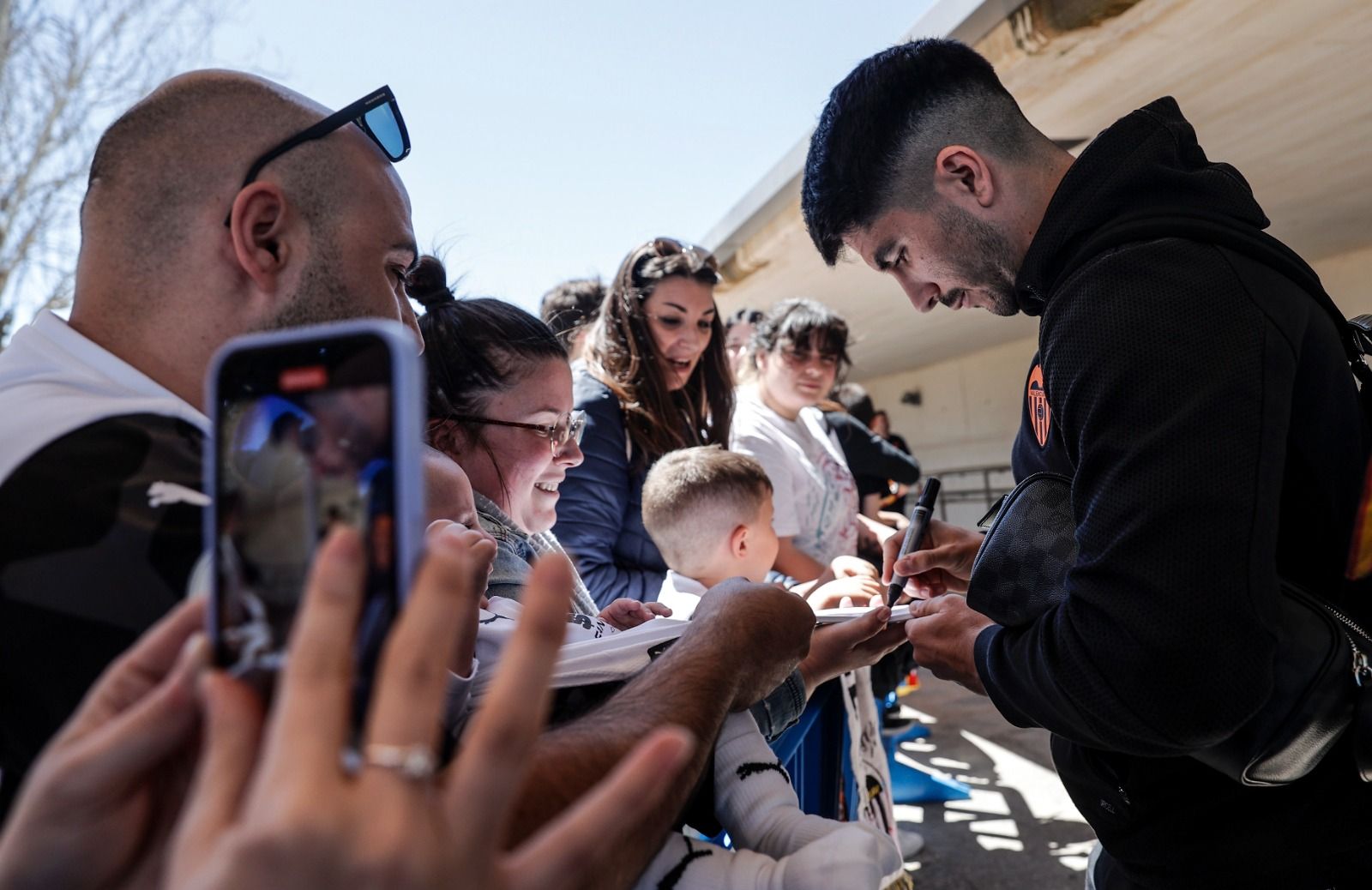 Así ha recibido la afición recibe al Valencia CF en Manises