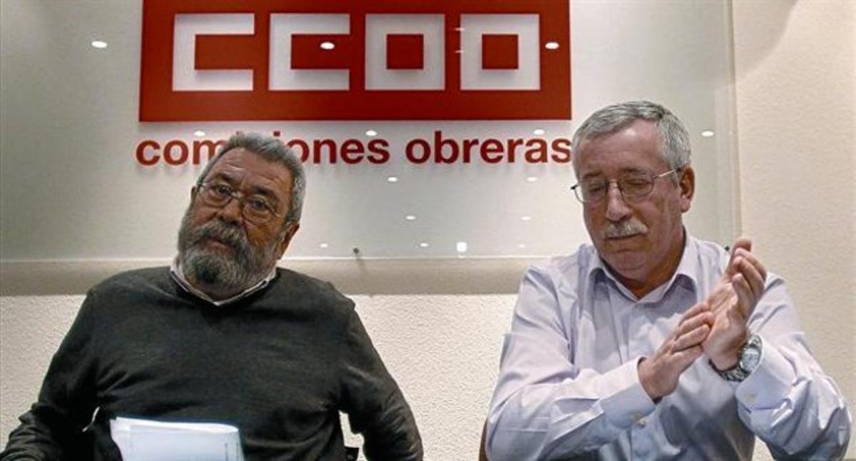 Los líderes de UGT y CCOO, Cándido Méndez e Ignacio Fernández Toxo, en una reunión sobre pensiones celebrada ayer con varias entidades. Los líderes de UGT y CCOO, Cándido Méndez e Ignacio Fernández Toxo, en una reunión sobre pensiones celebrada ayer con varias entidades.