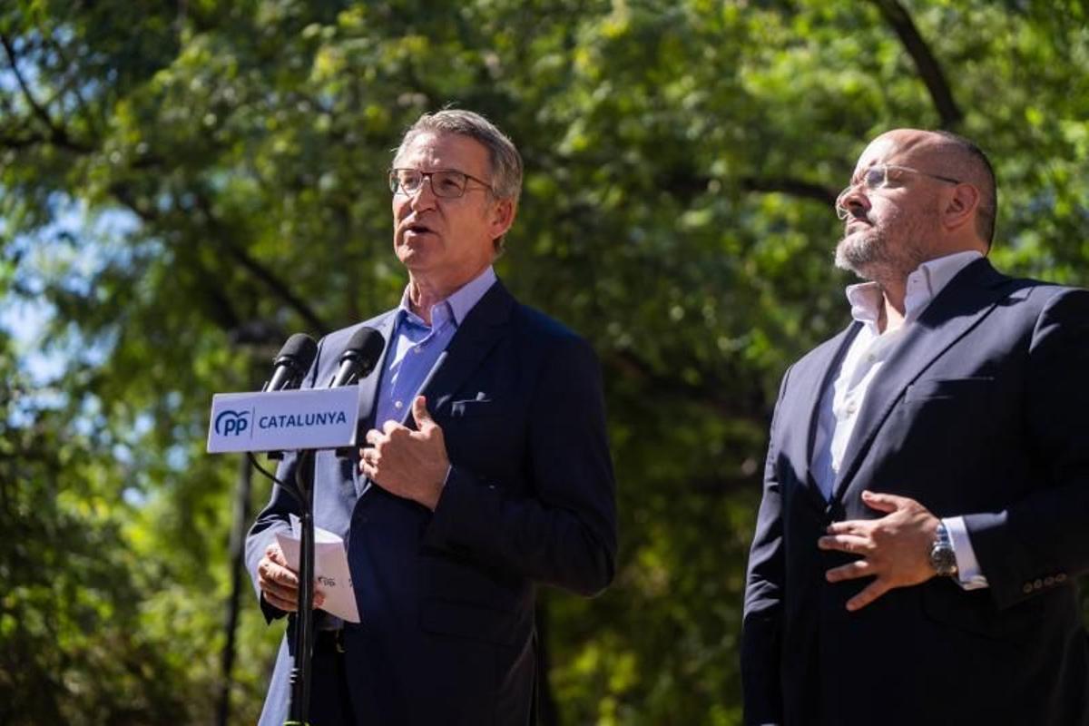 Alberto Núñez Feijóo, presidente del PP, junto a Alejandro Fernández, presidente del PPC, en su visita a Barcelona.