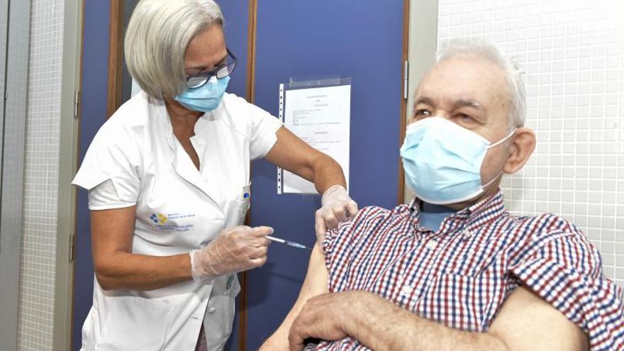 Inicio de la campaña de vacunación contra la gripe en Canarias