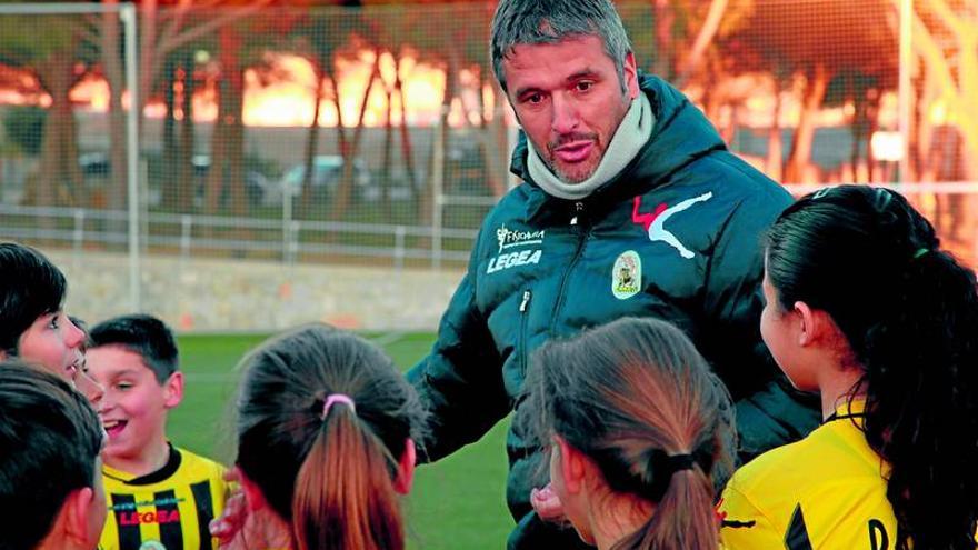 "La entrada de Figo me da más miedo por la tele que en el campo"