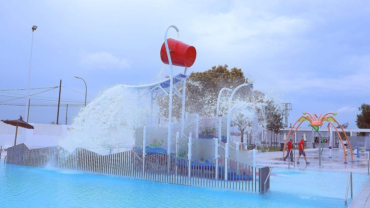 Piscina de verano en Paterna.