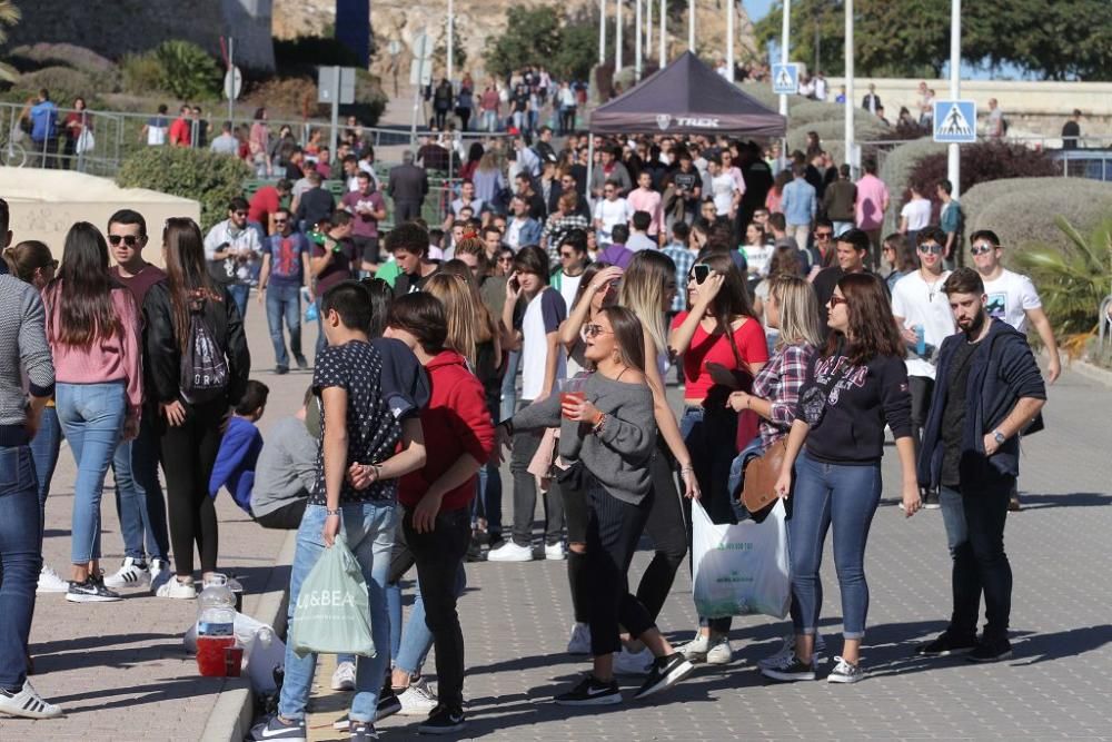 Centenares de estudiantes en la bienvenida de la UPCT