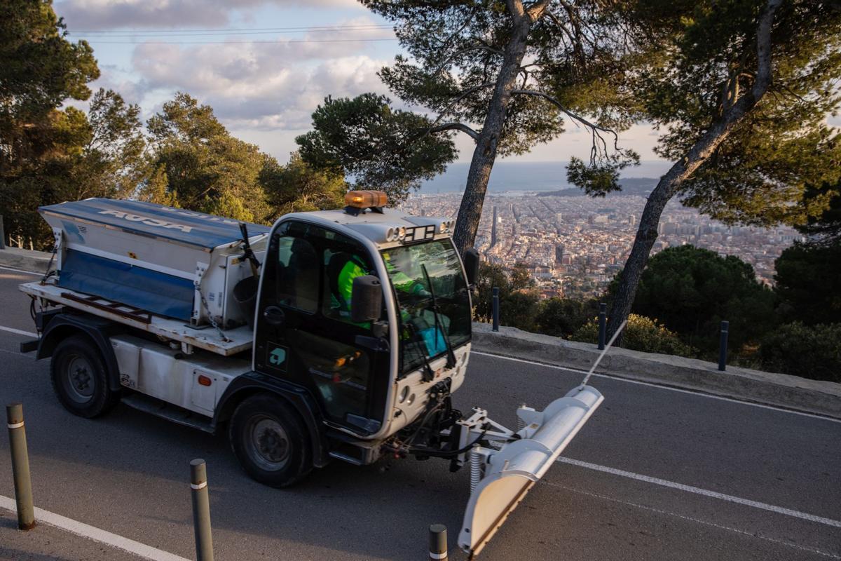 Barcelona prepara 25 quitanieves por si nieva en las próximas horas