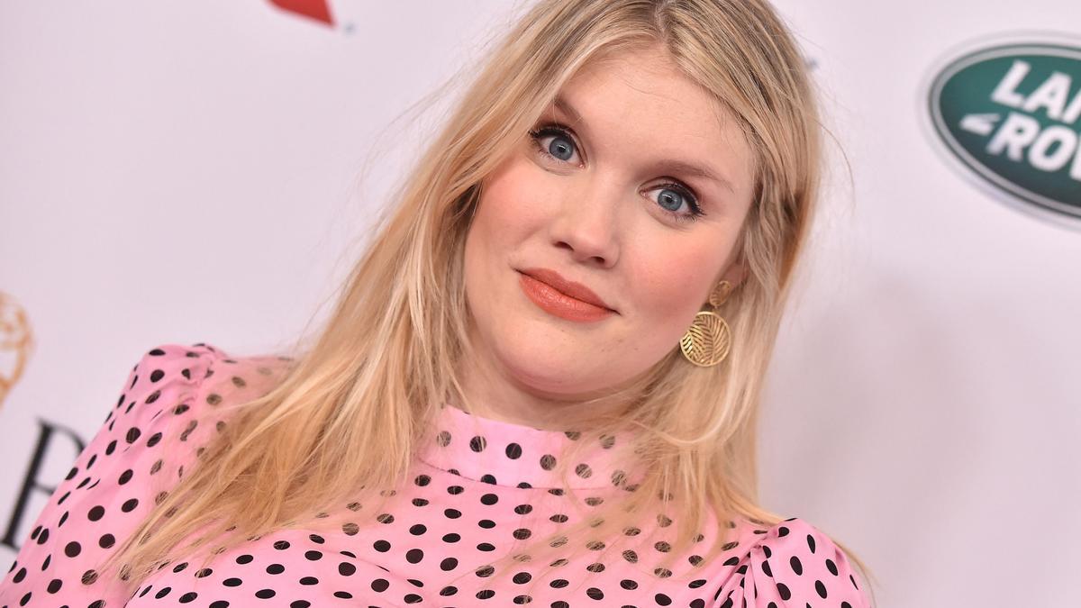 Emerald Fennell, una debutante cuya primera película ha triunfado en las nominaciones.