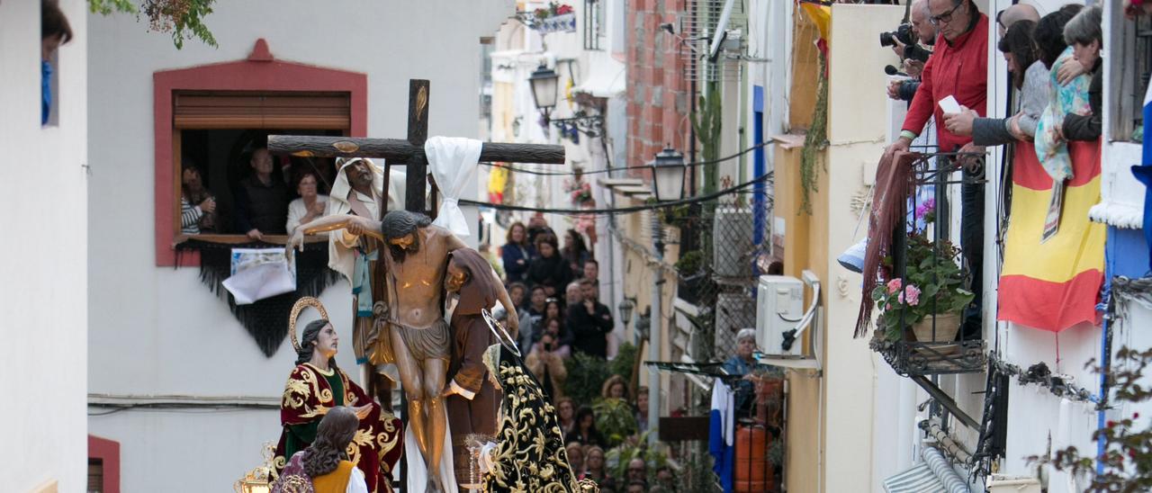 El Descendimiento en la procesión de Santa Cruz