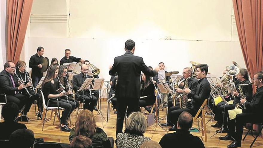 Las bandas de Alfamén y Quinto honran a Santa Cecilia con su música