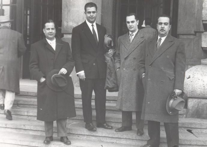 José Antonio Gutiérrez Peña, a la izquierda mirando a cámara
