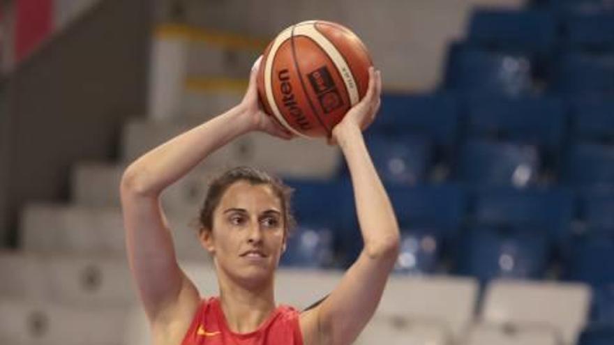 La alero mallorquina Alba Torrens durante un entrenamiento.