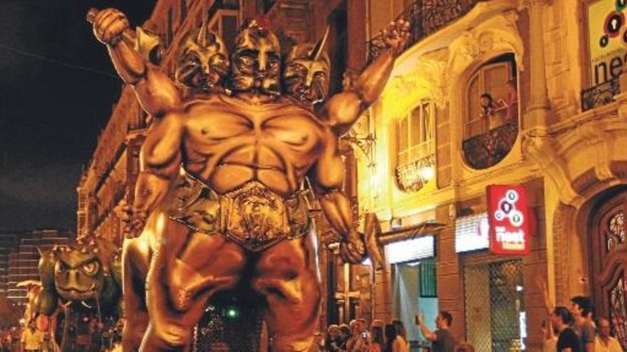 Gigantes y seres mitológicos toman las calles de Valencia.