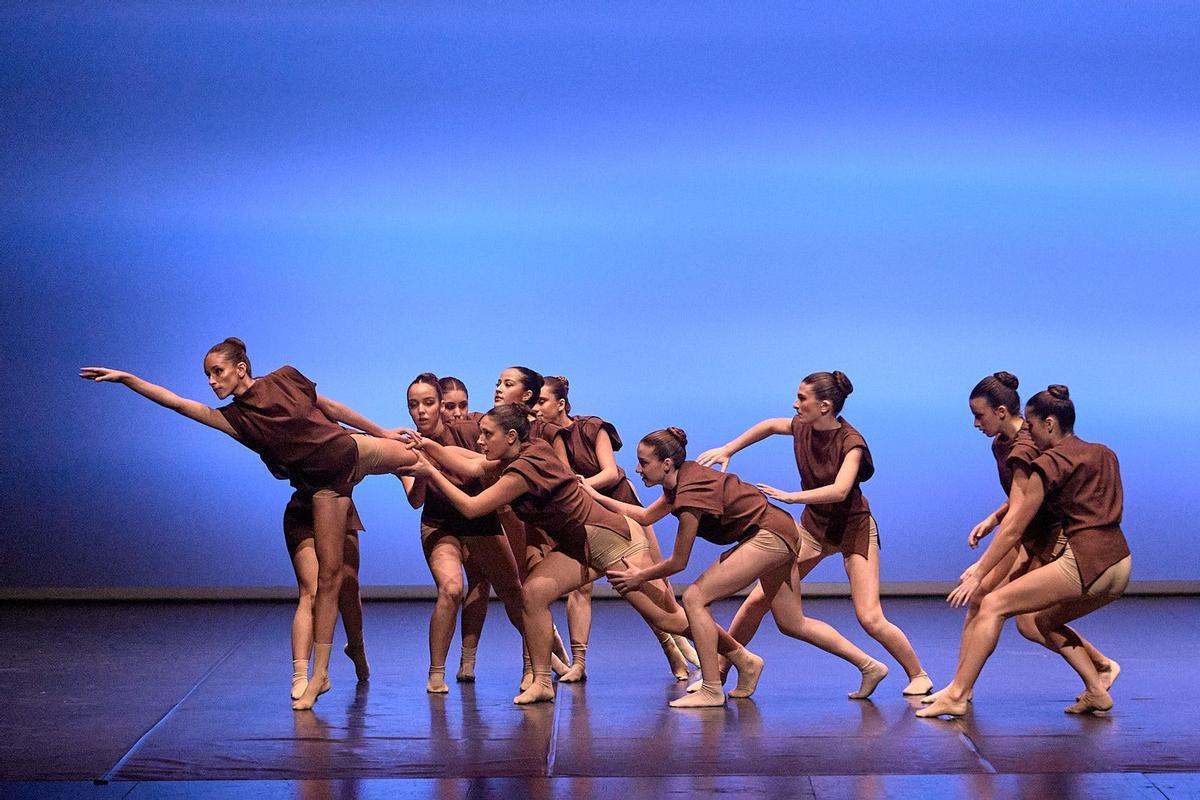 Cada año hay actuaciones que amenizan el acto