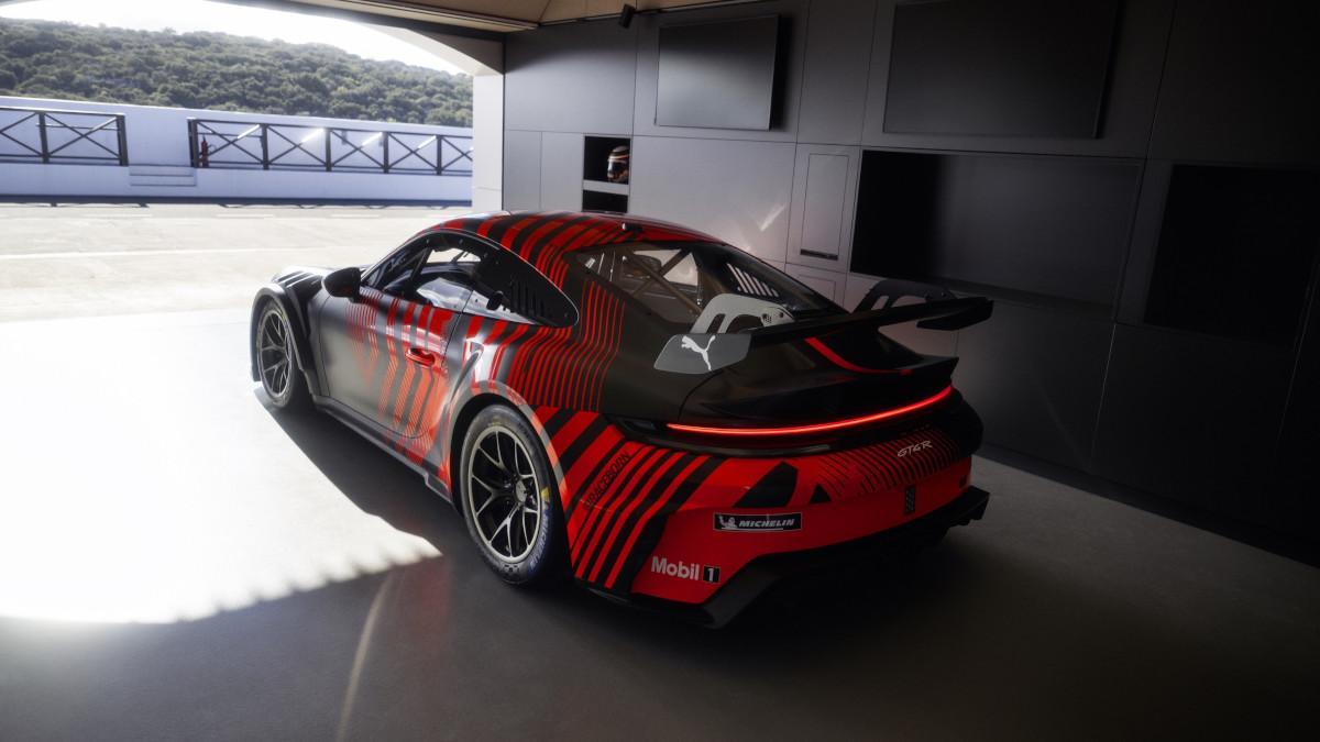 Porsche 911 GT4 R