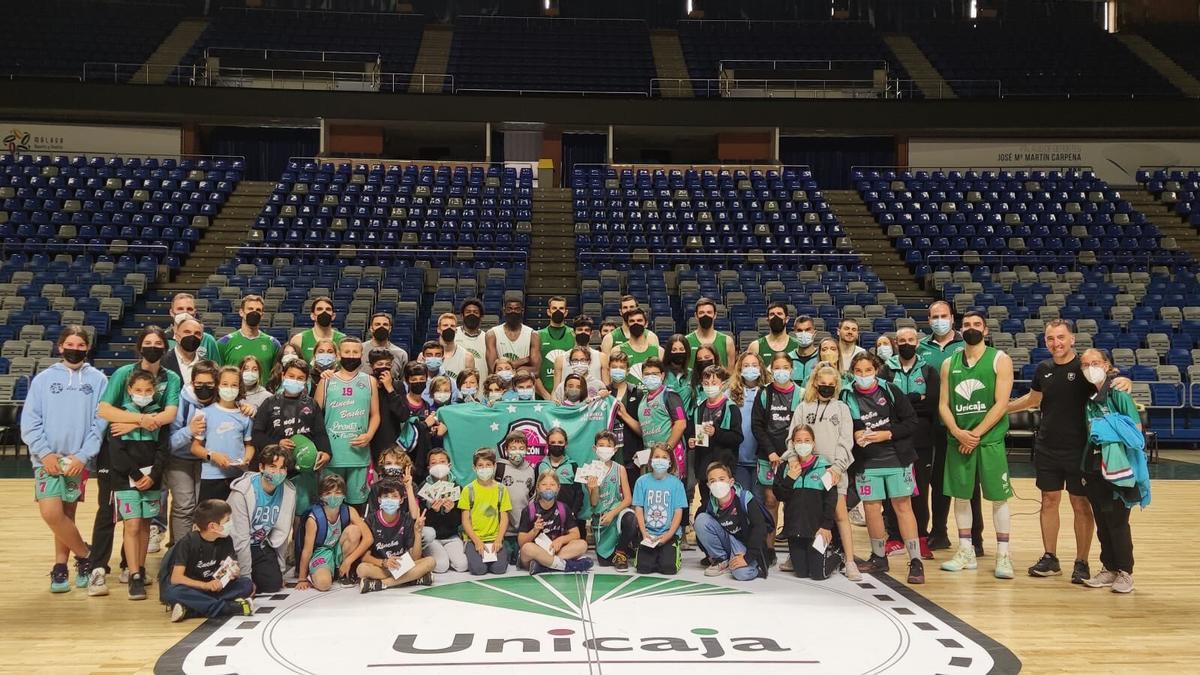 El Rincón Basket Club junto al Unicaja.