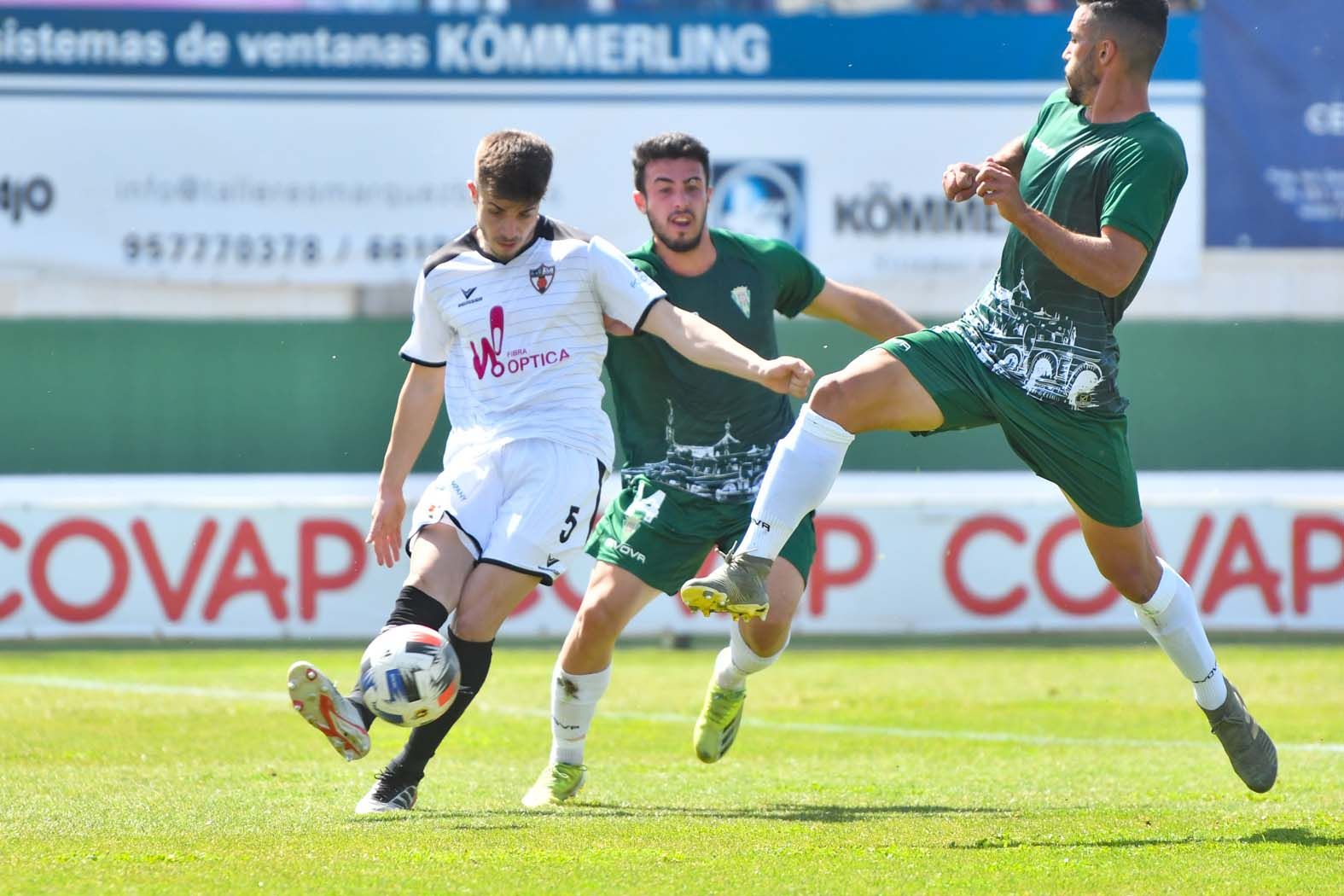 El triunfo del Pozobblanco ante el Córdoba B, en imágenes