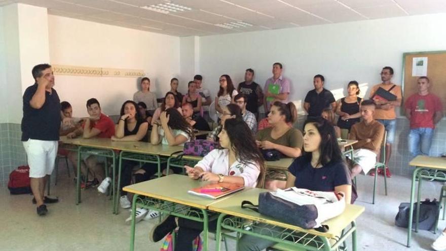 El Centro de Formación de Personas Adultas de Nules inicia el nuevo curso escolar