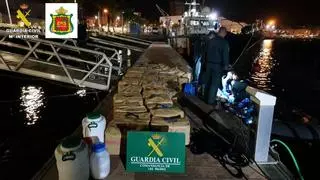 Dos detenidos a bordo de una narcolancha marroquí con 2.300 kilos de hachís en Gran Canaria