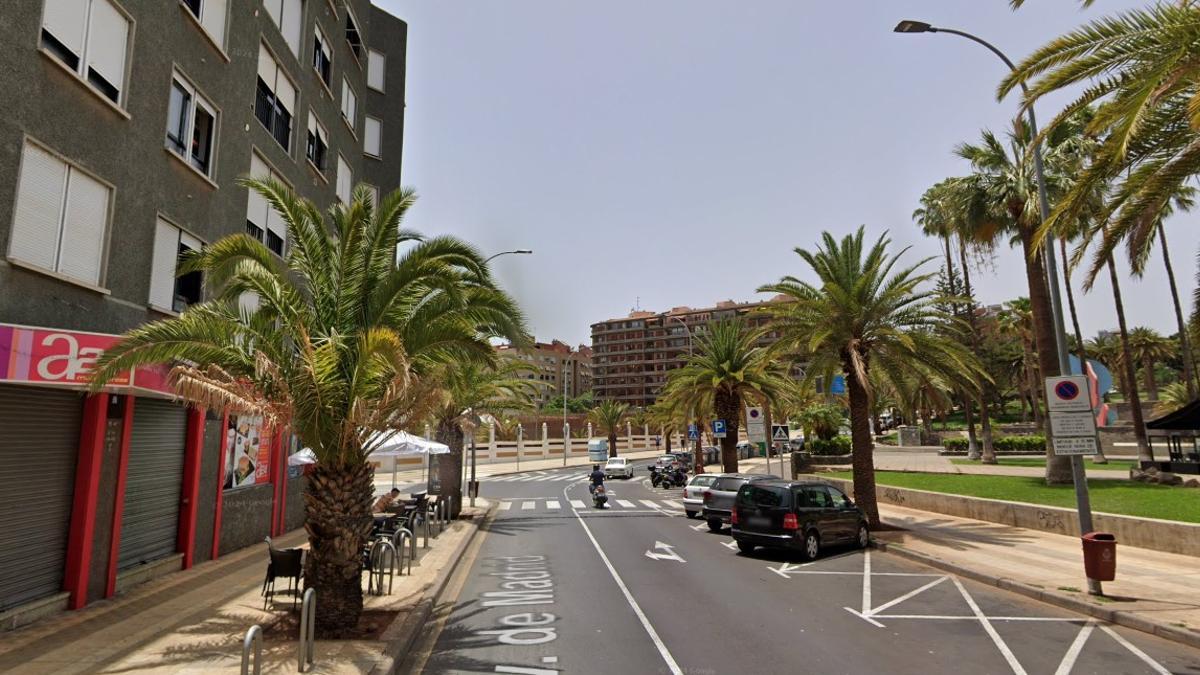 Una imagen de la Avenida de Madrid, en la zona de Santa Cruz, donde ha tenido lugar el incendio