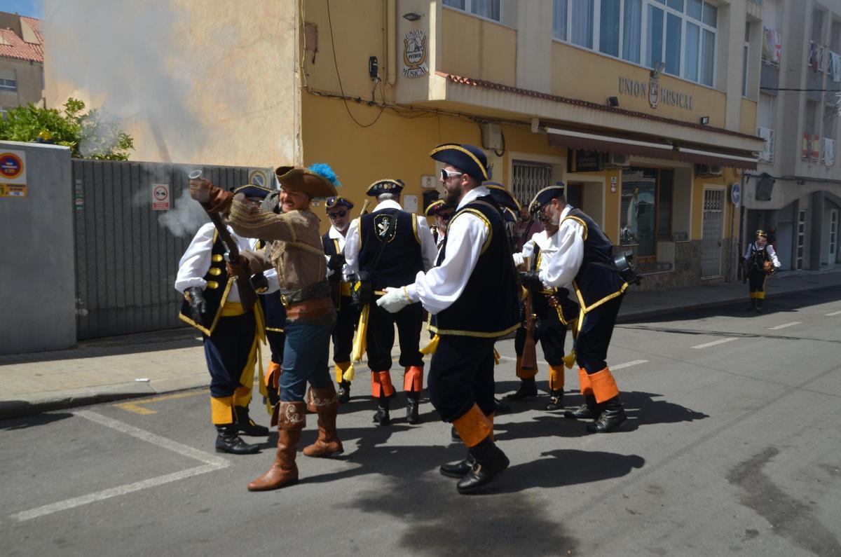 Moros y Cristianos de Petrer 2024: la Embajada de la cruz recupera la villa