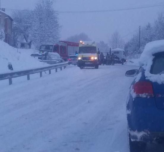 Un xoc provocat per la neu a Bolvir.