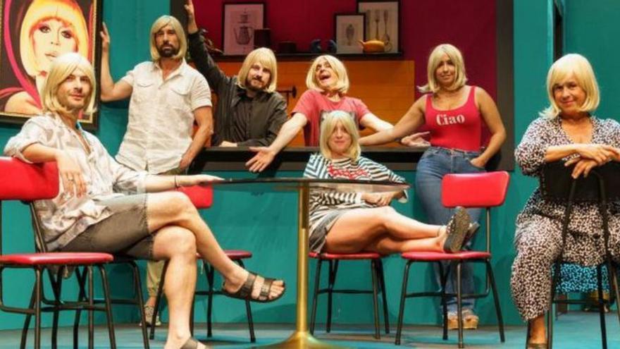 «¡Vuelve Rafaella!», representación teatral en el Cine Carme de Moreda