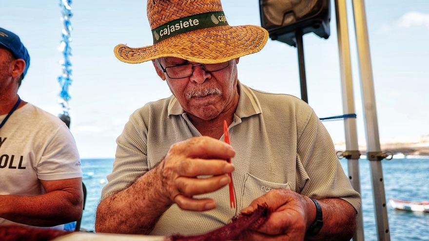 Una campaña llevará la vida diaria de los pescadores de Tenerife a los centros educativos