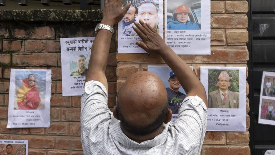 La violenta riuada de Nepal deixa ja 919 morts i 4.793 desapareguts