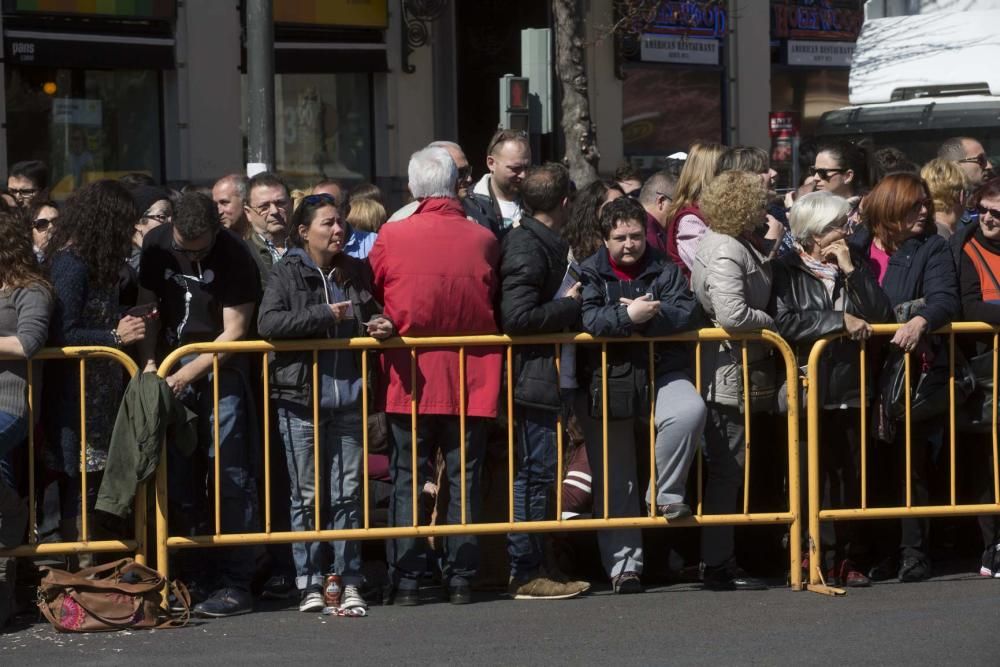 Búscate en la mascletà del 8 de marzo