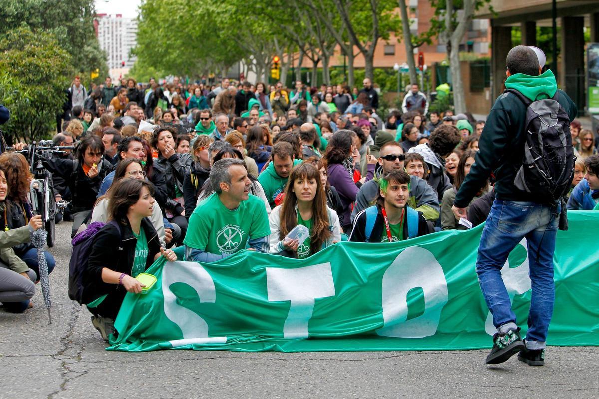 Manifestación del movimiento Marea Verde en Zaragoza el 15 de mayo de 2013 contra la ley Wert.