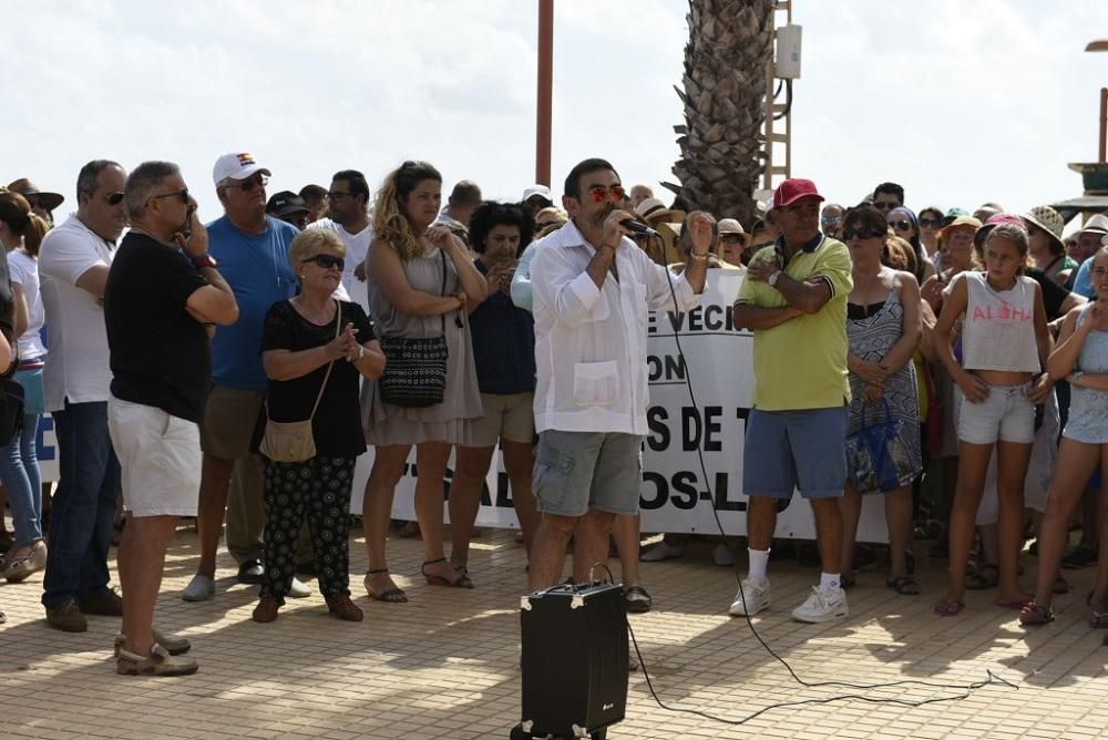 Protestas por el estado del Mar Menor en Los Nieto