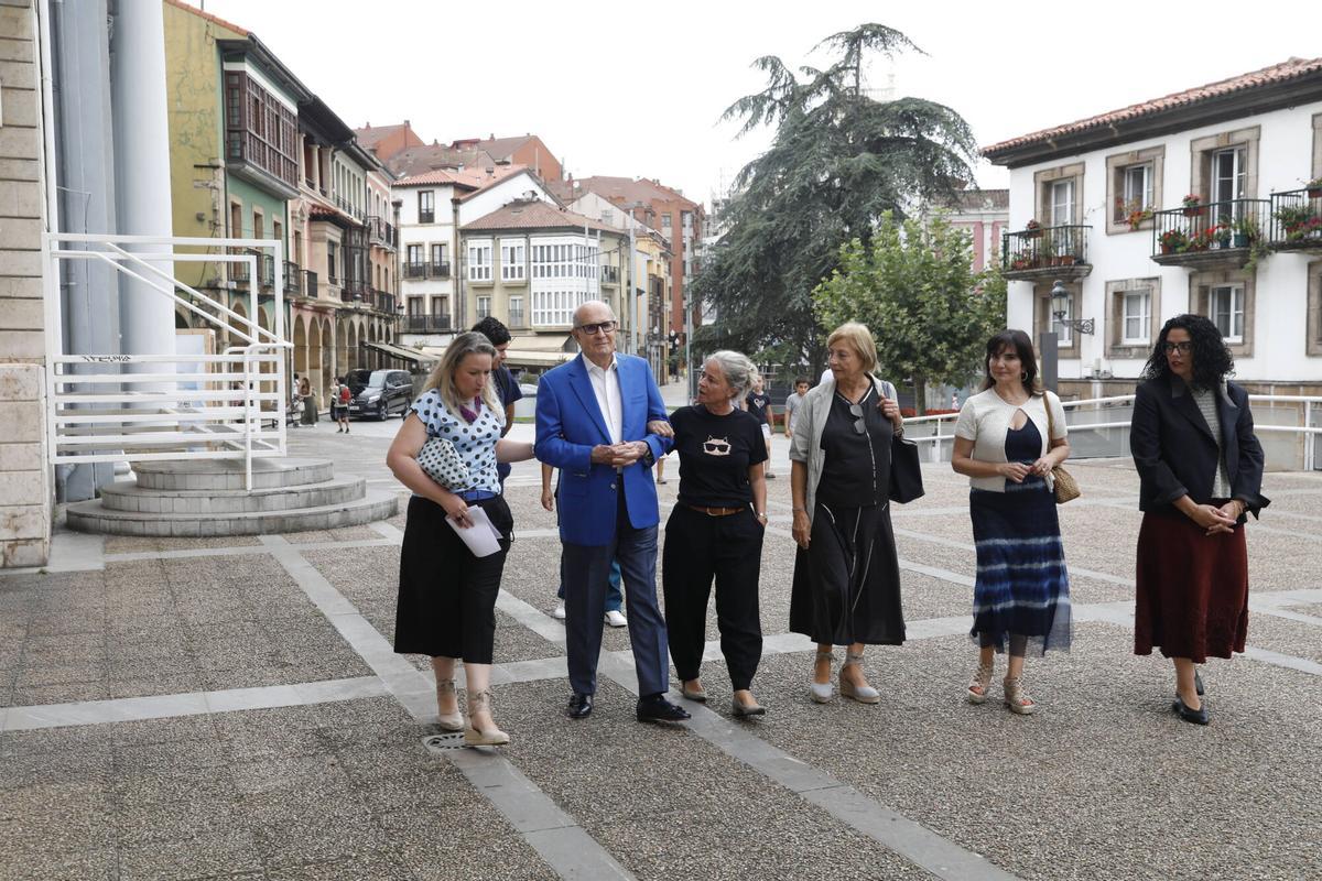 En imágenes: Así fue la visita de Pérez Simón a Avilés