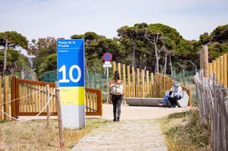 Los nuevos accesos a la playa de Viladecans buscan mejorar la seguridad y la comodidad