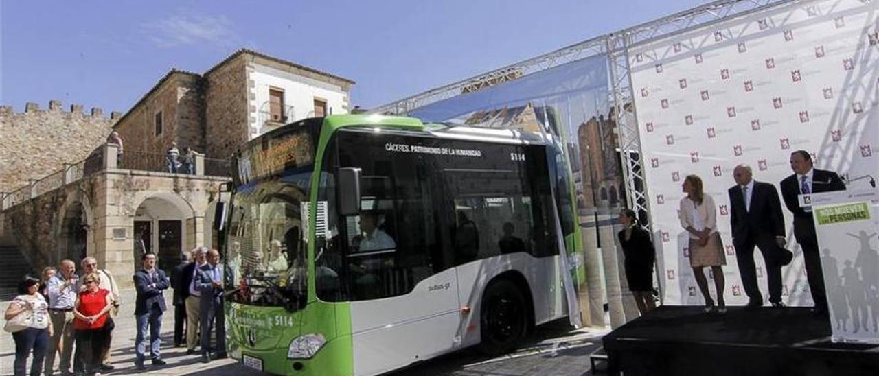 Junio de 2014, acto de presentación de los nuevos autobuses cuando Vectalia se hizo con la concesión del servicio.