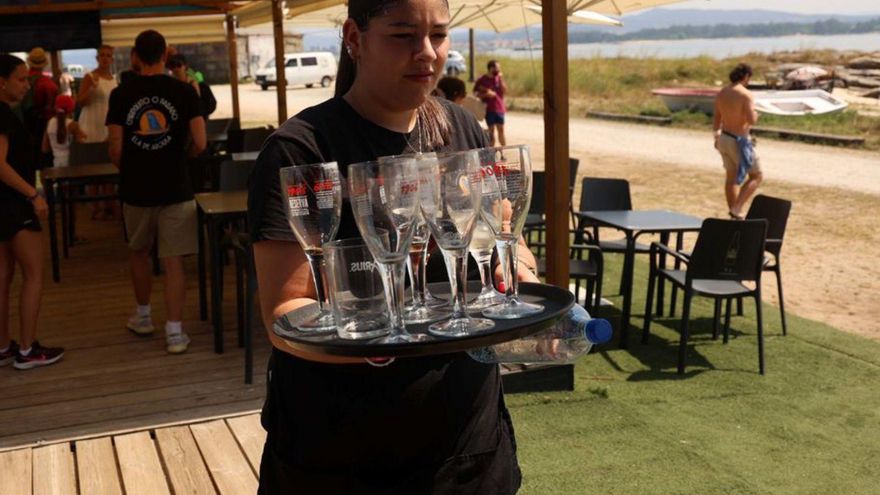 La contratación estival ralentiza su crecimiento durante el mes de julio en O Salnés