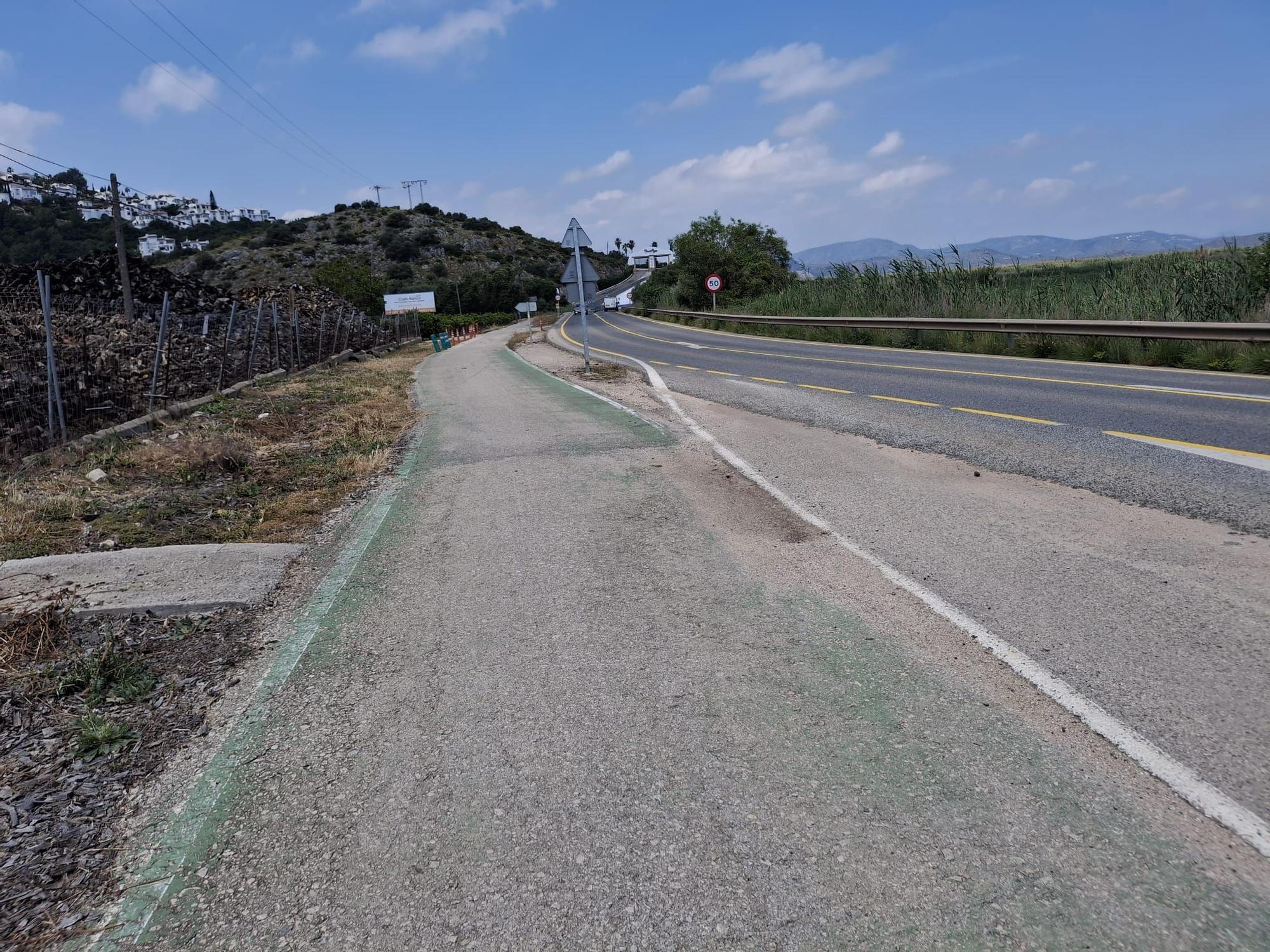 El deteriorado carril bici de El Verger a Pego y el peligroso cruce de Monte Pego