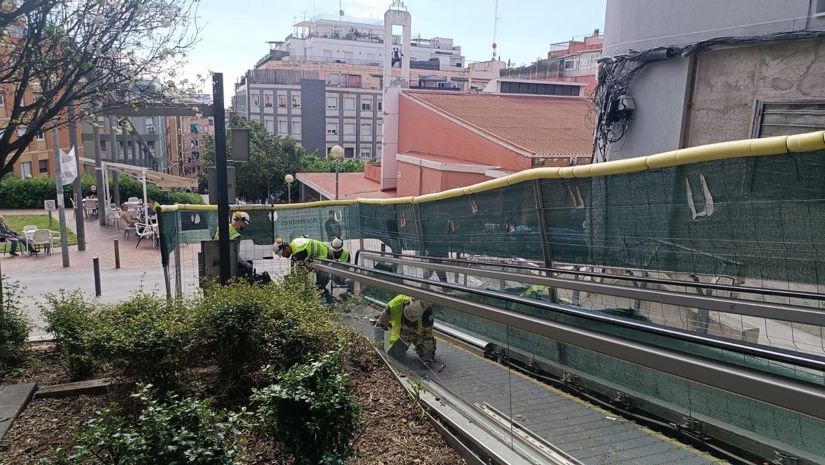 Obras de sustitución de la rampa mecánica de la calle Cuba de Badalona