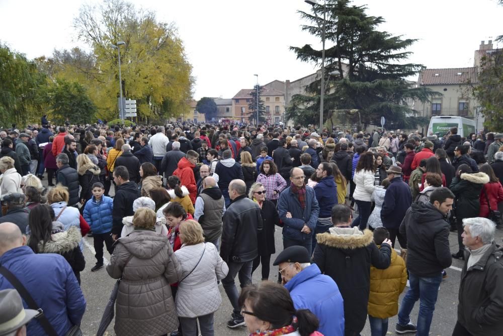 Segundo día de la recreación de la toma del puente