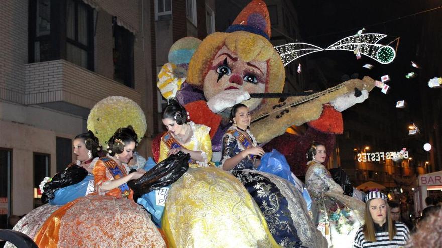 La Falla Barri Valencia logra el primer premio en la Cabalgata del Ninot de Borriana