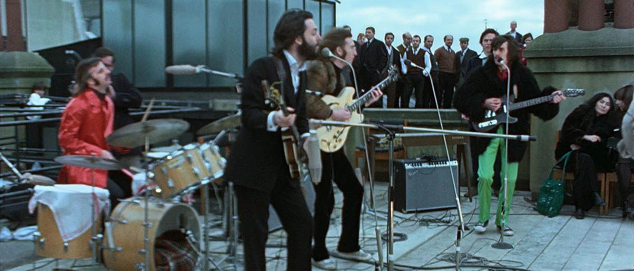 El concierto de los Beatles en la azotea del edificio Apple, recuperado en la docuserie &#039;Get Back&#039;.