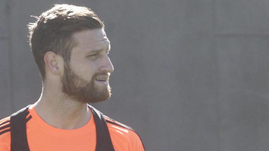 Mustafi, durante el entrenamiento de este martes.