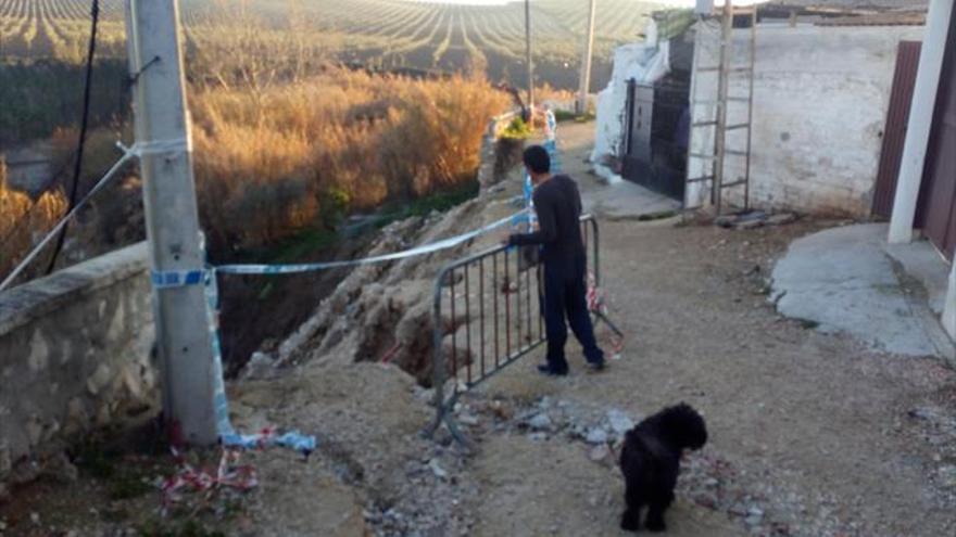 Los vecinos de Casatejada viven con miedo el avance de la ladera