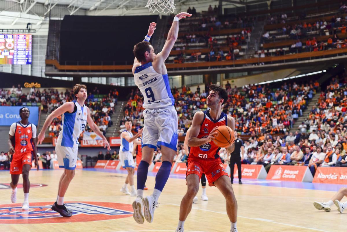 El equipo coruñés cerró la temporada en casa con una solvente victoria