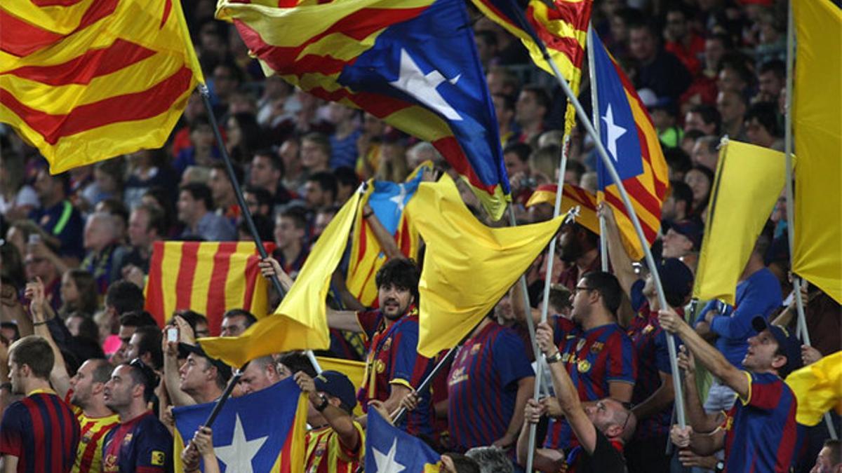 Esteladas en el Camp Nou en un partido ante el Eibar