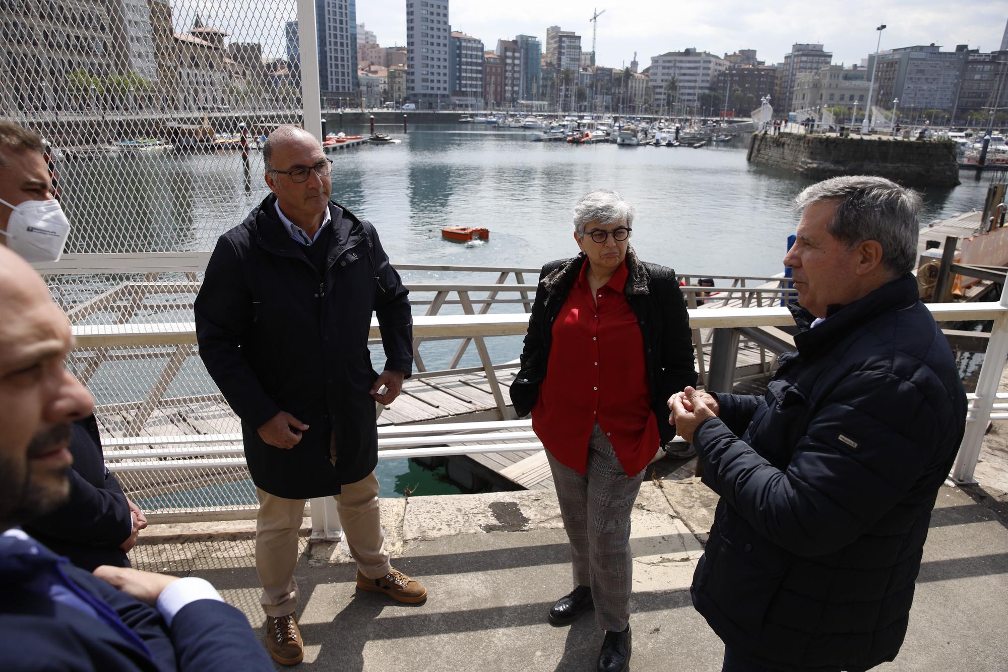 Una aspiradora para el mar: así es el dron que limpia la superficie del agua presentado en Gijón