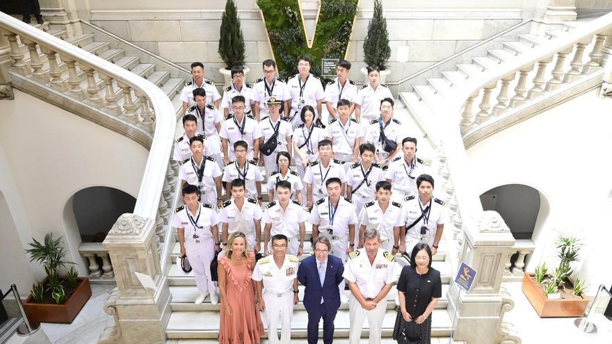Valencia recibe a la Flota de Entrenamiento de Japón por primera vez en la historia