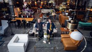 L’Hospitalet de Llobregat, 10/12/2025. Interior de Brutus de Gaper, considerado el mayor almacén de ropa ‘vintage’ del área metropolitana, con miles de piezas organizadas por estilo y época. Foto: Zowy Voeten / El Periódico.