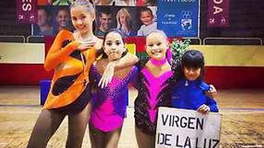 Las patinadoras de La Luz, en el trofeo de Coslada.