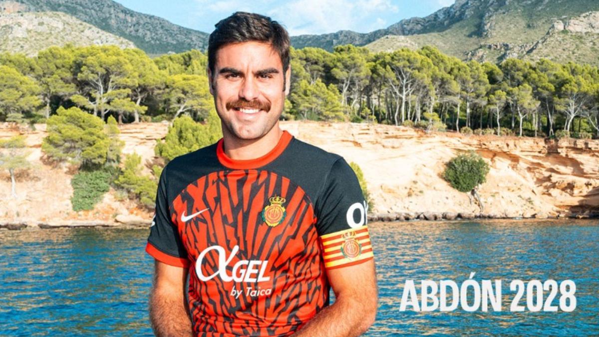 Abdón Prats renueva con el RCD Mallorca hasta 2028