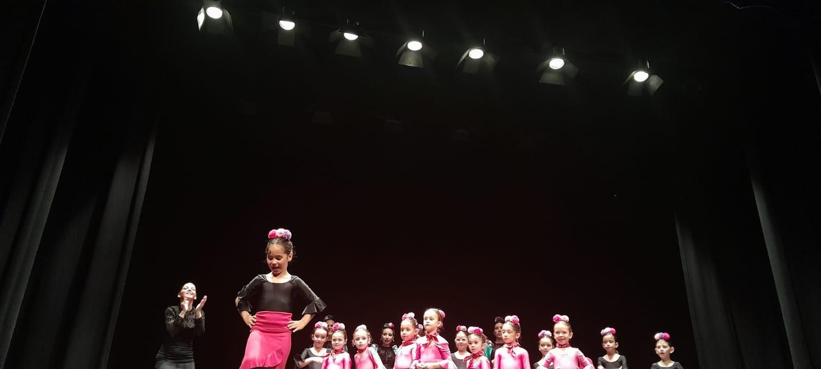 GALERÍA | Gala de baile para celebrar el fin de curso de la Asociación "Flamenco y Compás de Toro"