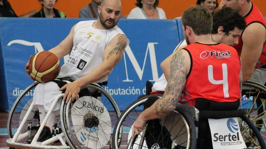 Un lance del partido de ayer disputado ante el Fundosa Once en Málaga.